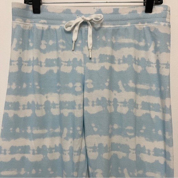 Aqua Lounge Cloud Print Long Sleeve Pajama Set Size Medium - Picture 6 of 9